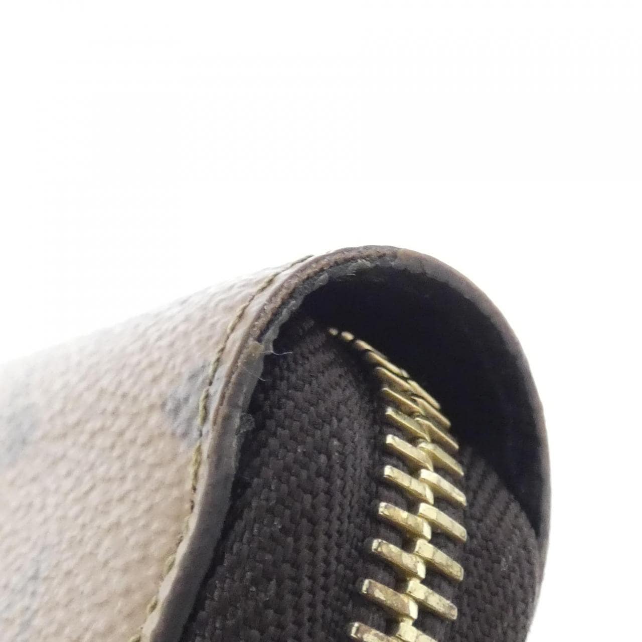 ルイヴィトン モノグラム リバース ジッピー ウォレット M82444 財布