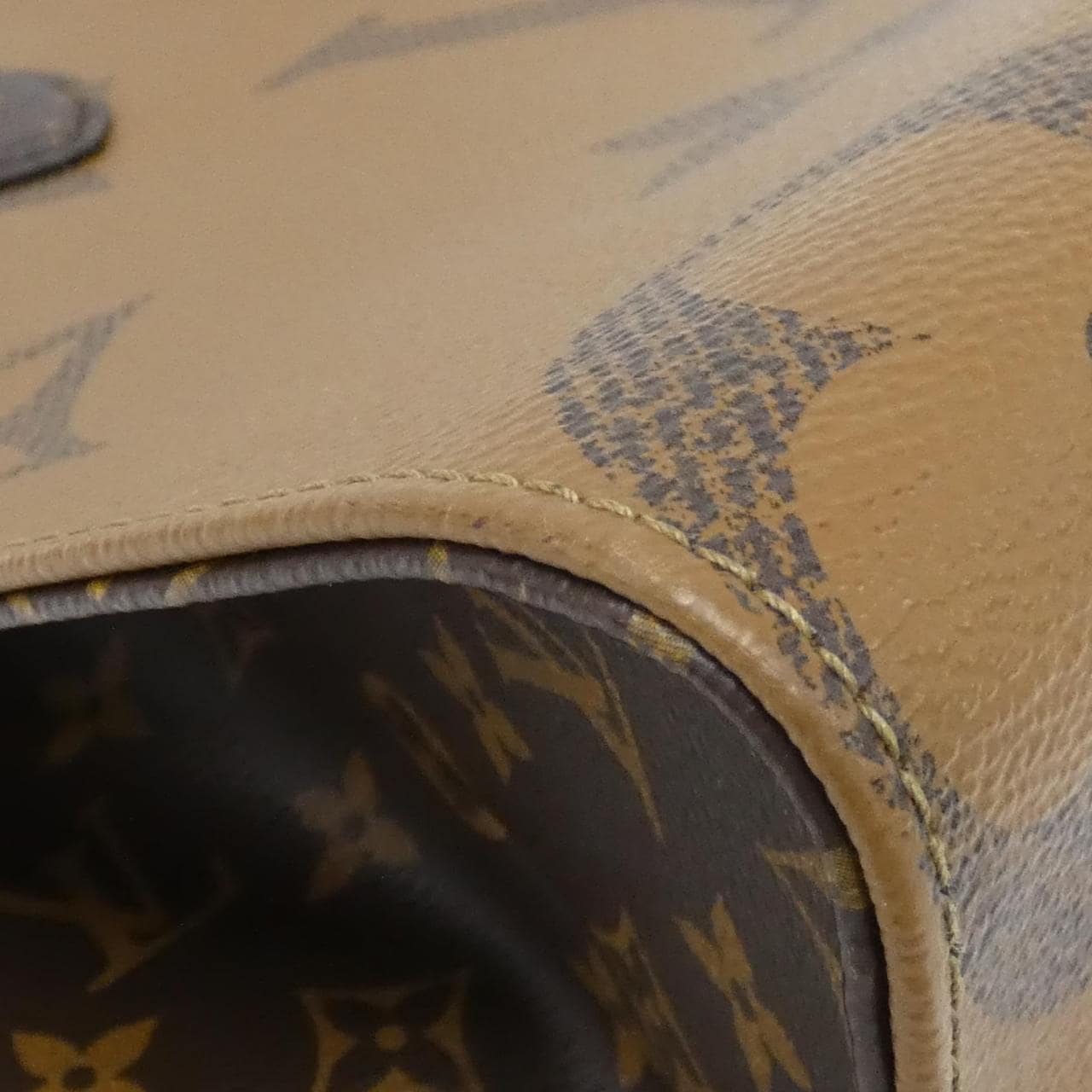 ルイヴィトン モノグラム ジャイアント オンザゴー MM M45321 バッグ