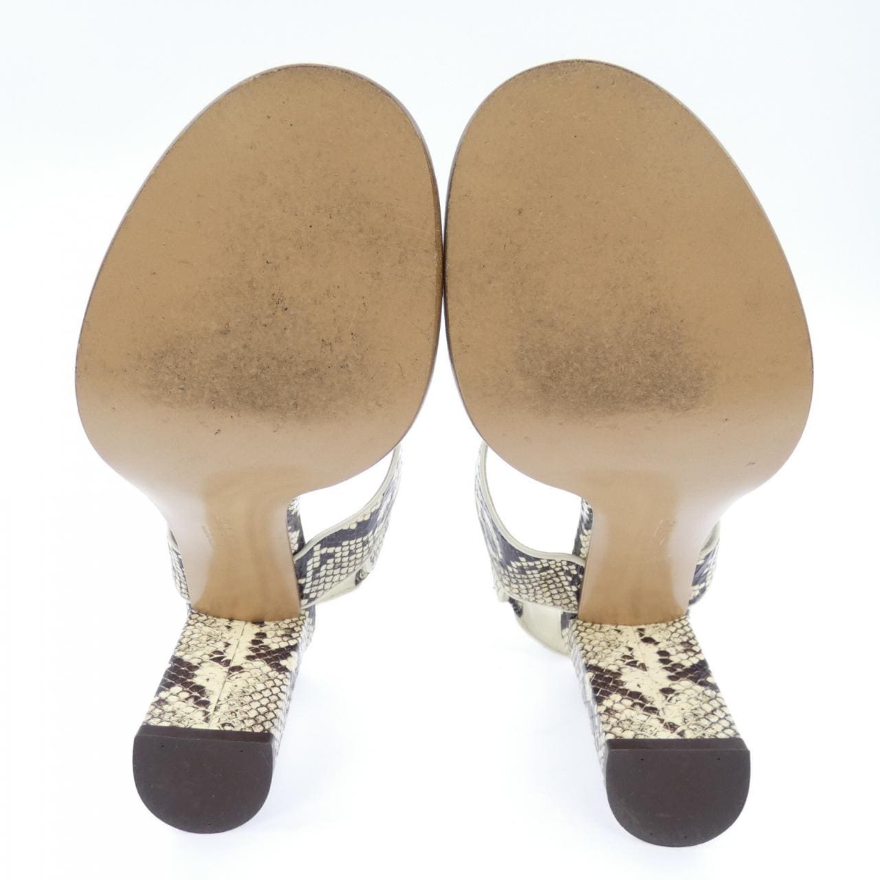 サルヴァトーレフェラガモ SALVATORE FERRAGAMO サンダル