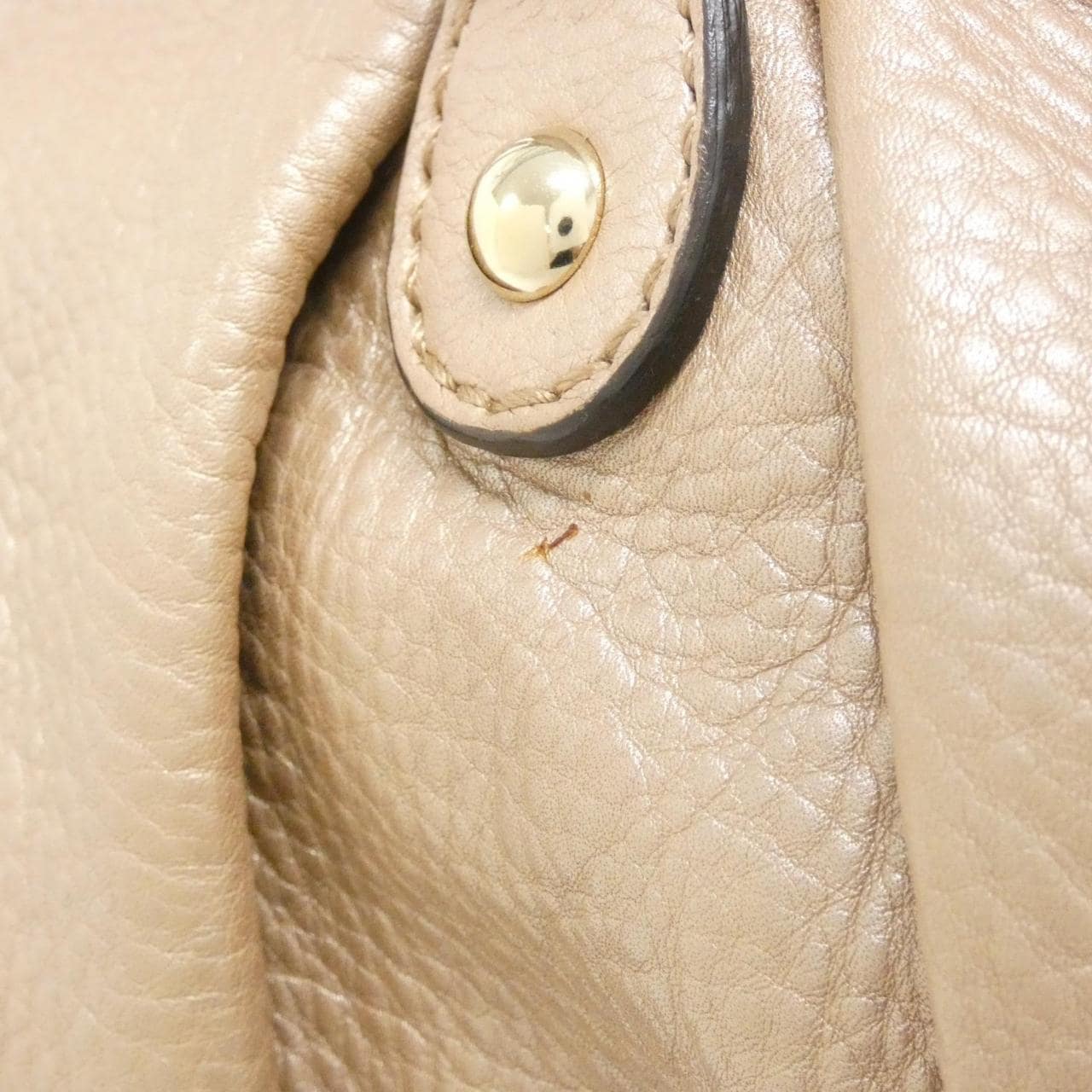Gucci 247902包