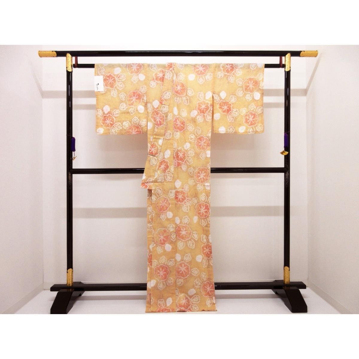 【新品】女ゆかた　絞り加工　身幅Ｌ寸