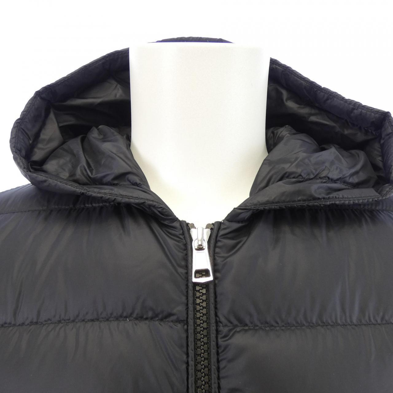 モンクレール MONCLER 20919B00008 ダウンジャケット
