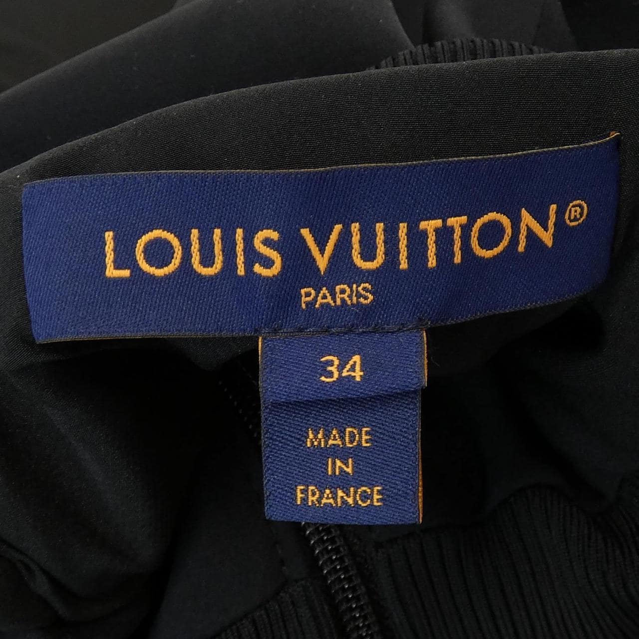 ルイヴィトン LOUIS VUITTON エンボスモノグラム FMJA26D97 ブルゾン