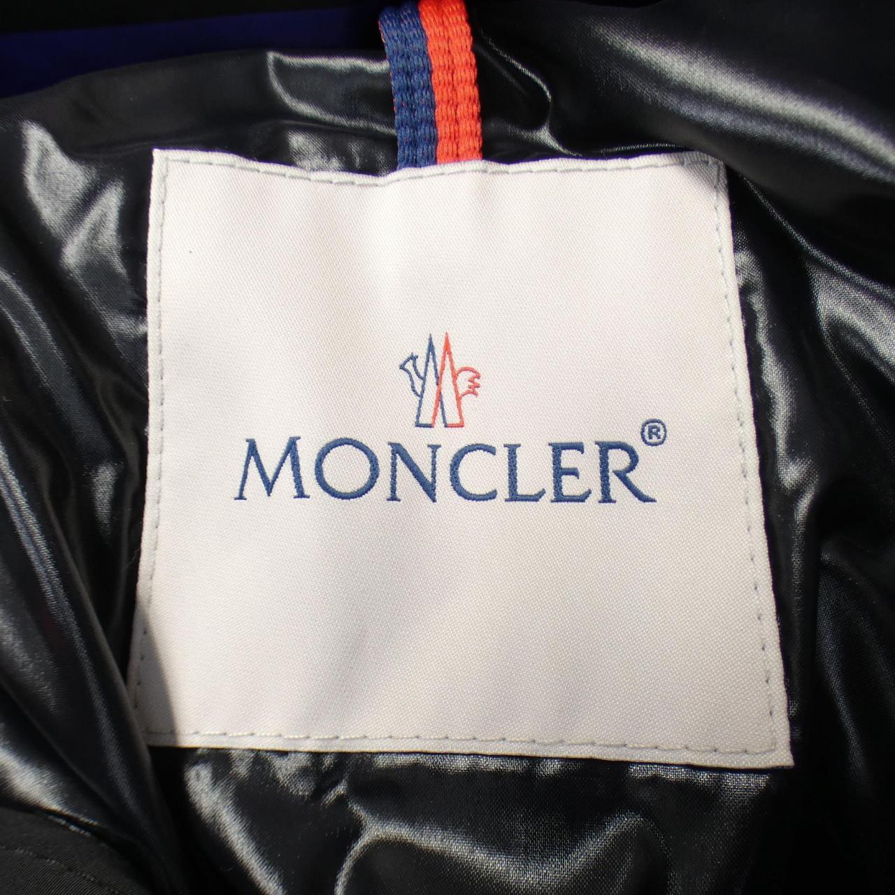 モンクレール MONCLER ダウンジャケット