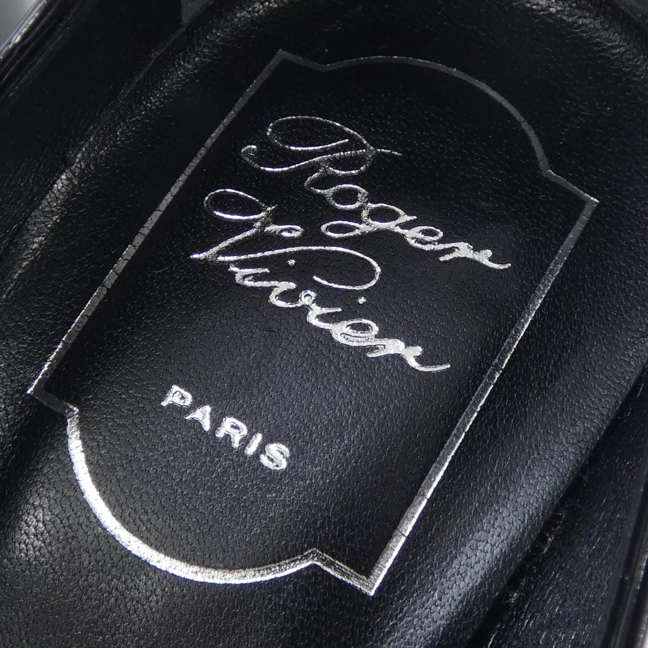 ロジェヴィヴィエ ROGER VIVIER ベル ヴィヴィエ トランペット パテント パンプス