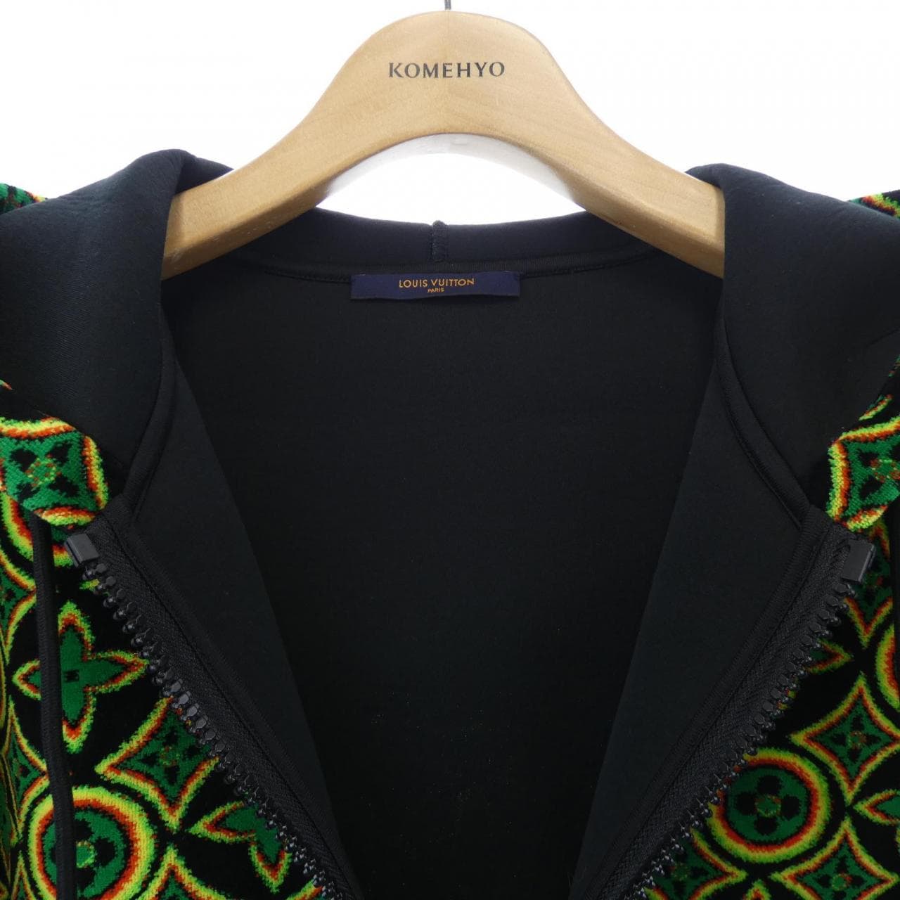ルイヴィトン LOUIS VUITTON モノグラムフラワージップスルー HKY88WZRY パーカー