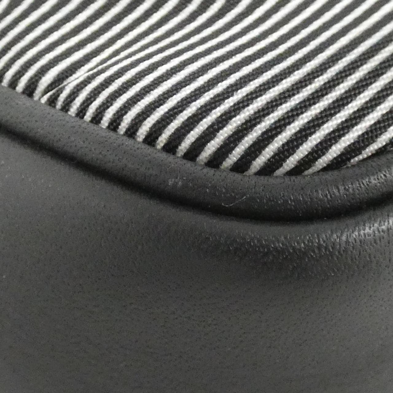 ルイヴィトン LOUIS VUITTON 2054 エクスパンダブル メッセンジャー M55698 ショルダーバッグ