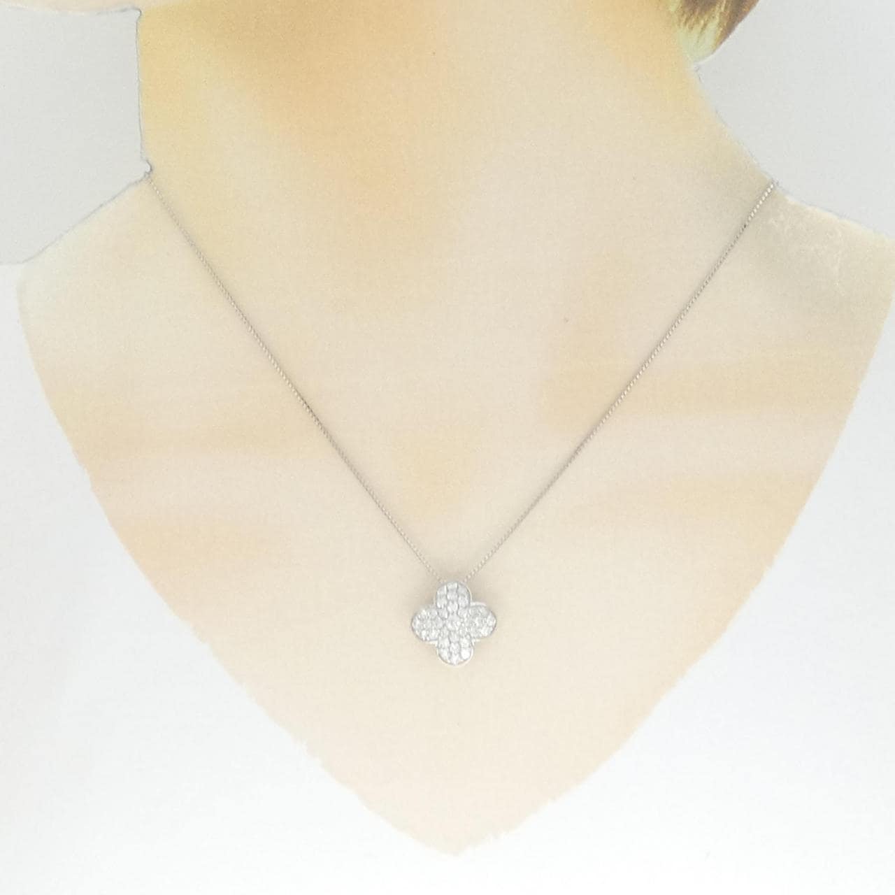 PT900/PT850 花朵密釘鑽石項鍊 0.85CT