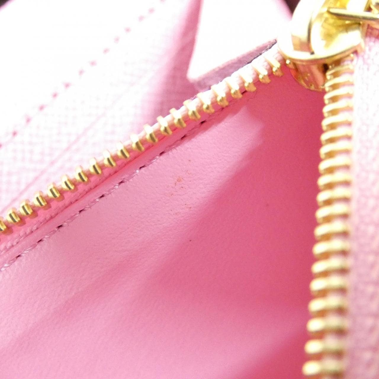 ルイヴィトン モノグラム(ヴィヴィエンヌ ホリデイ) ジッピー ウォレット M81544 財布