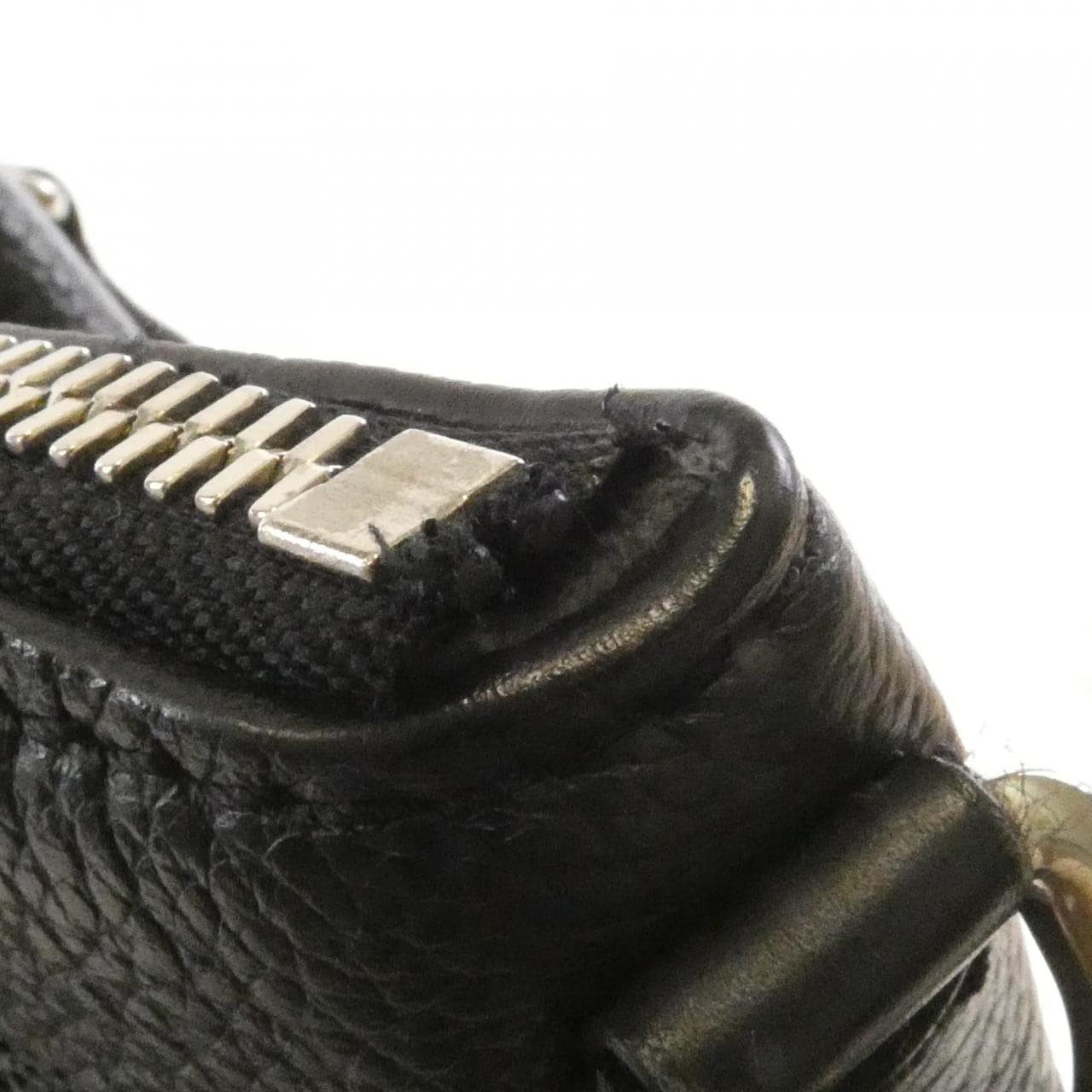 ルイヴィトン マヒナ オメア M55029 バッグ