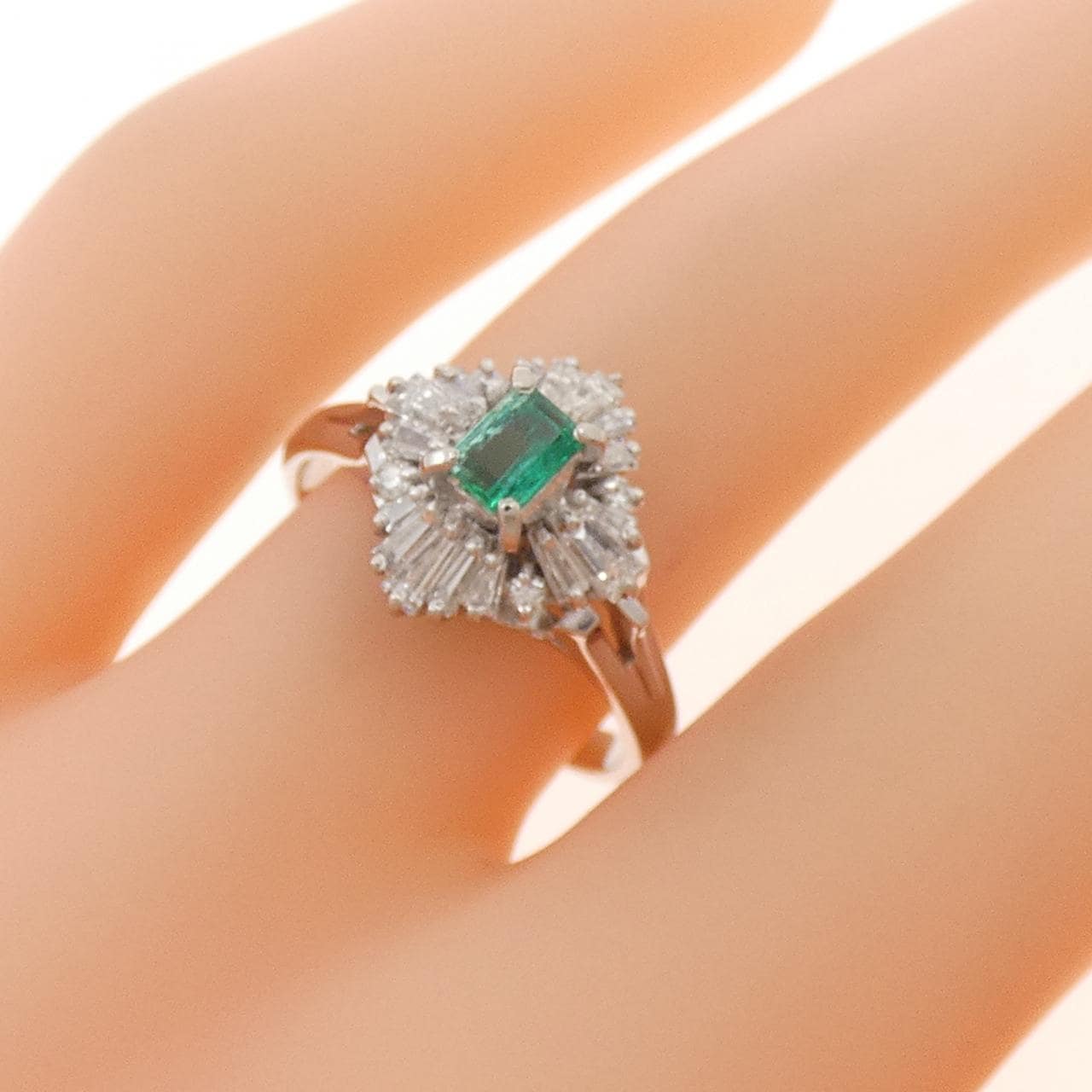 PT900 エメラルド リング 0.23CT