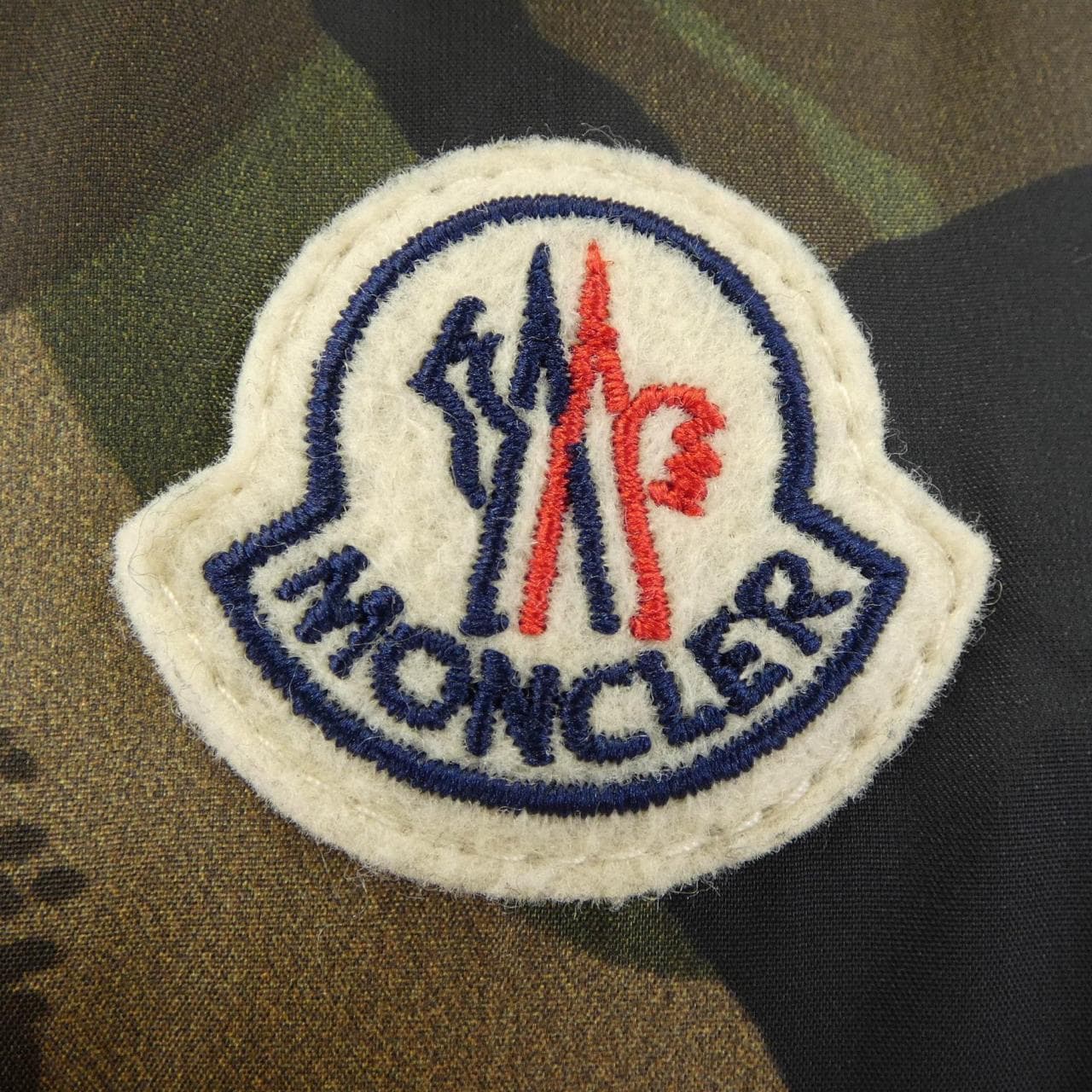 モンクレール MONCLER ダウンジャケット