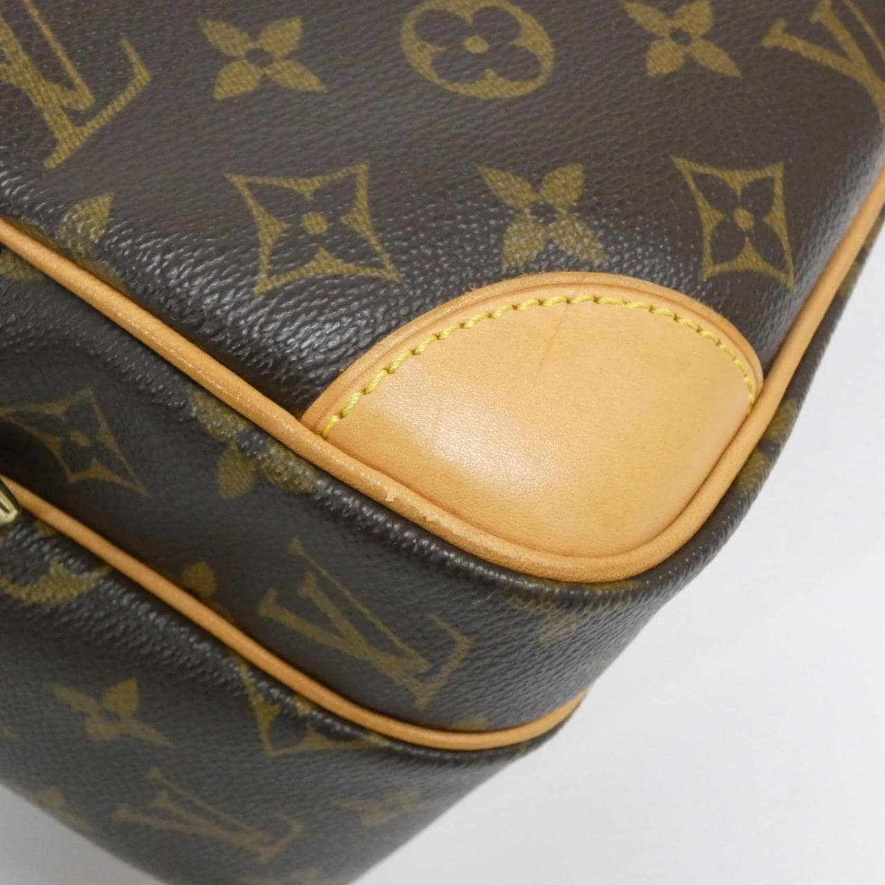 ルイヴィトン モノグラム ナイル M45244 ショルダーバッグ