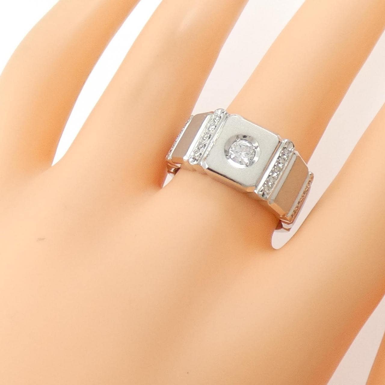 【新品】PT ダイヤモンド リング 0.30CT