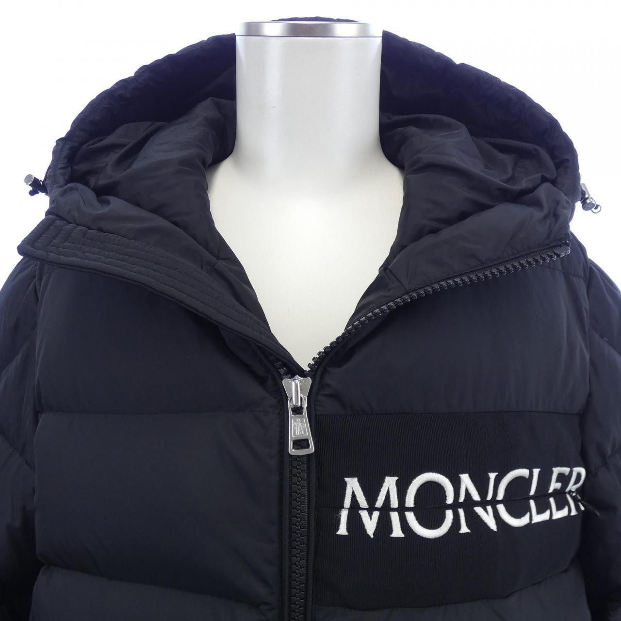 モンクレール MONCLER ダウンジャケット