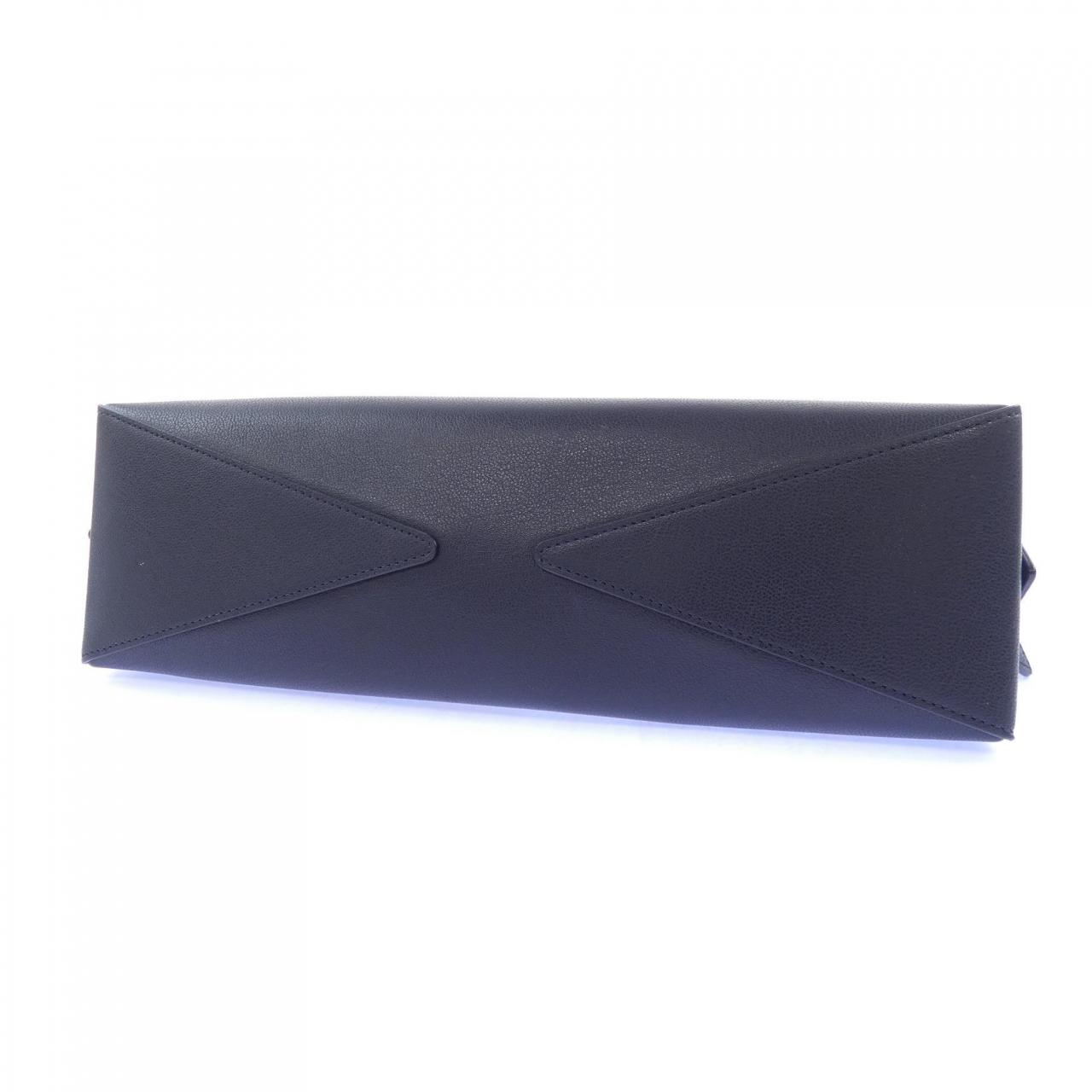 アライア ALAIA LE TECKEL BAG