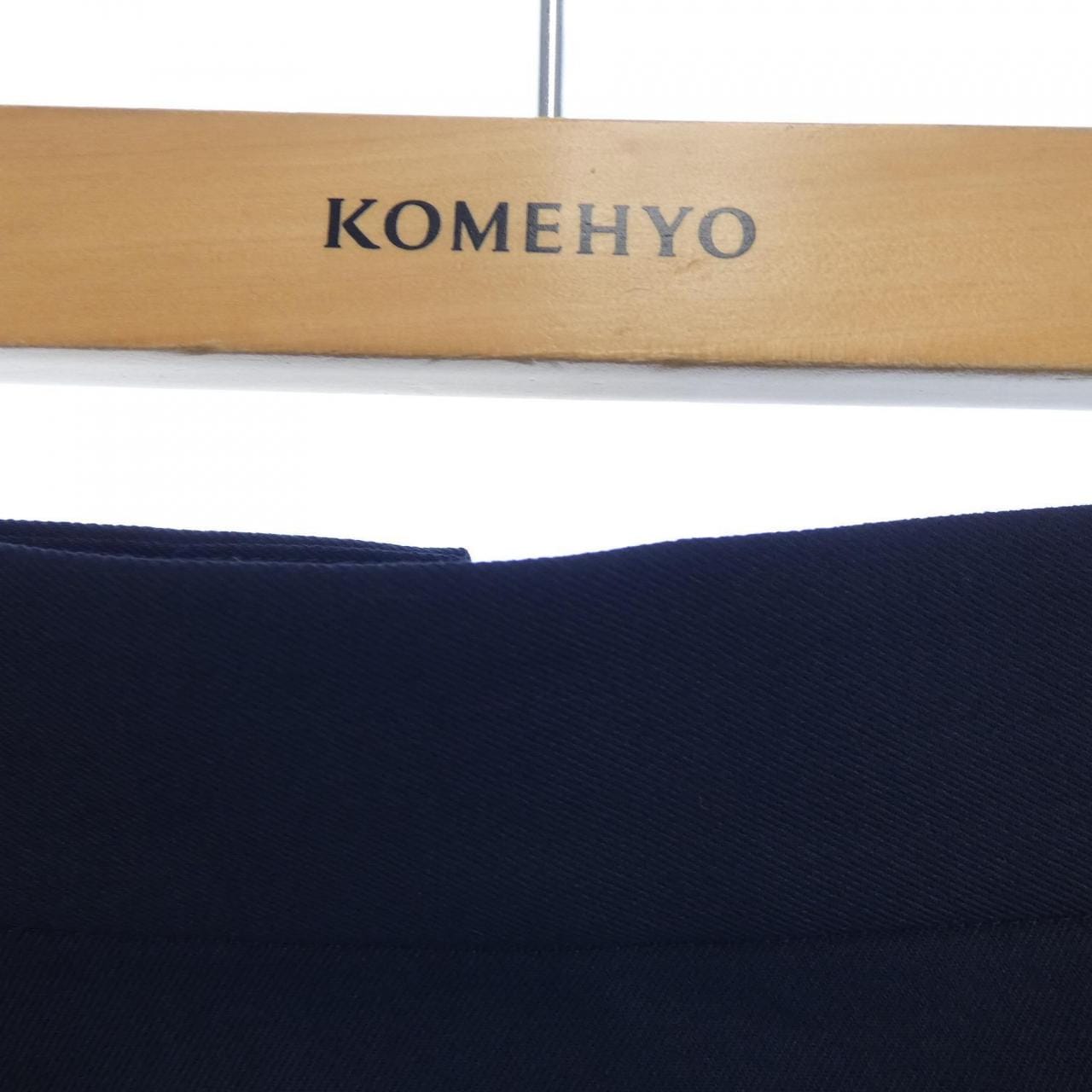 ベイジュ BEIGE. スカート