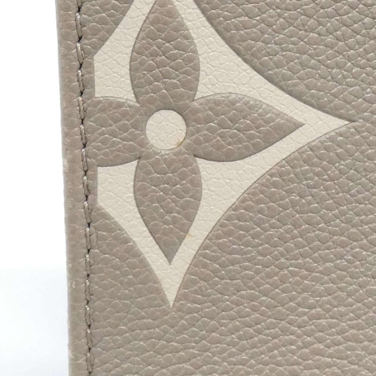 ルイヴィトン バイカラー モノグラム アンプラント オンザゴー PM M45779 バッグ