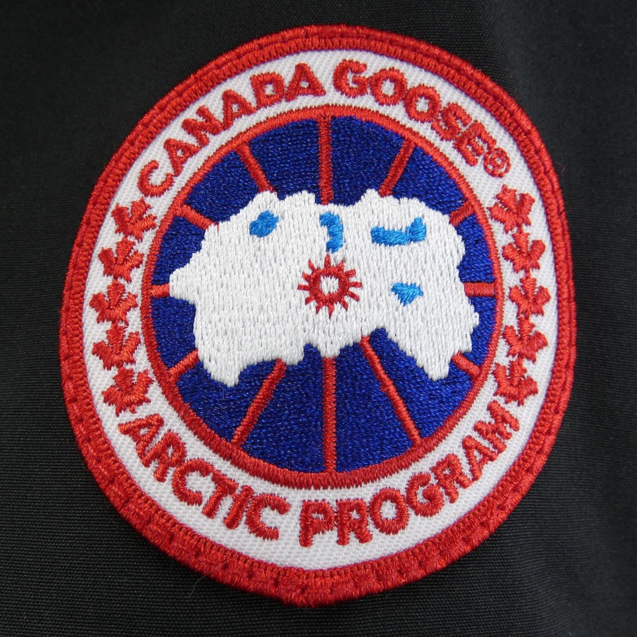 カナダグース CANADA GOOSE ダウンジャケット