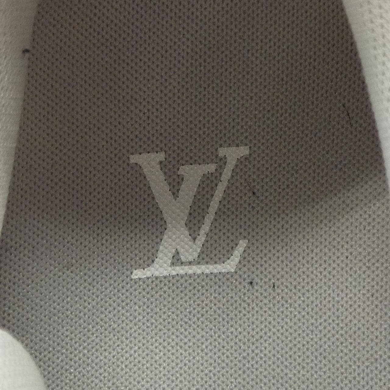 ルイヴィトン LOUIS VUITTON LVトレイナーライン スニーカー