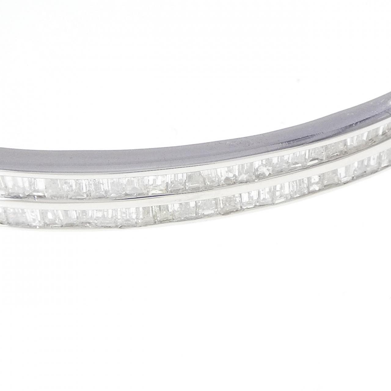 K18WG ダイヤモンド バングル 2.50CT