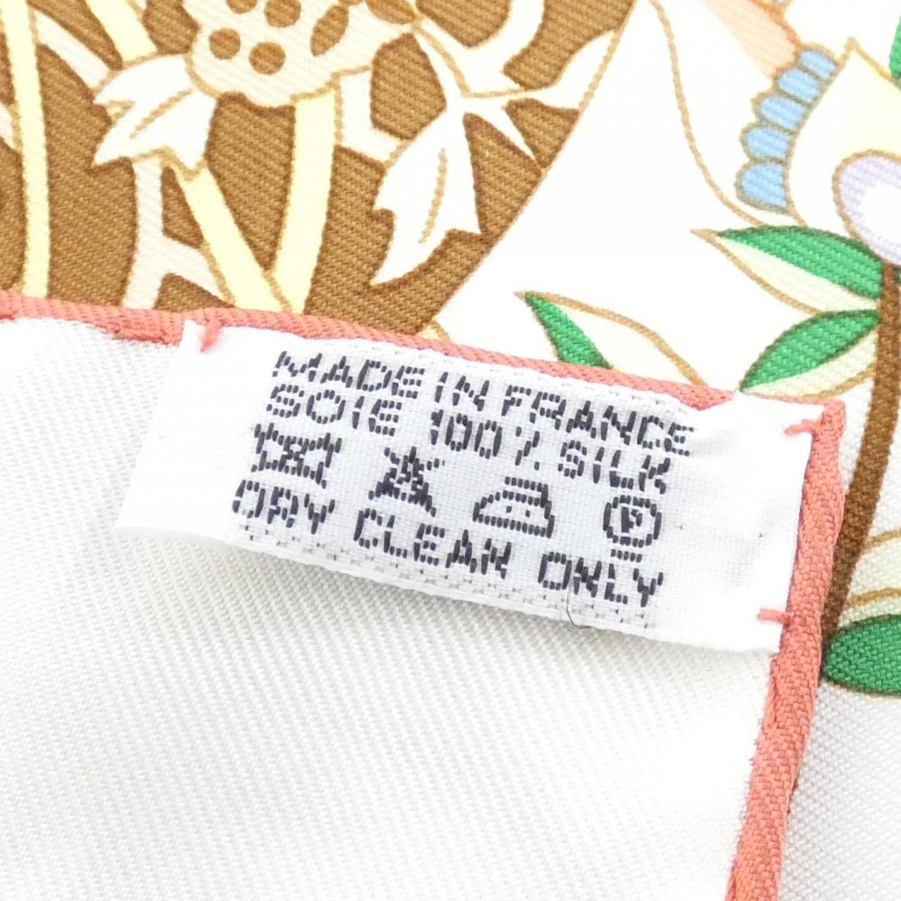 エルメス FLEURS ET PAPILLONS DE TISSUS カレ スカーフ