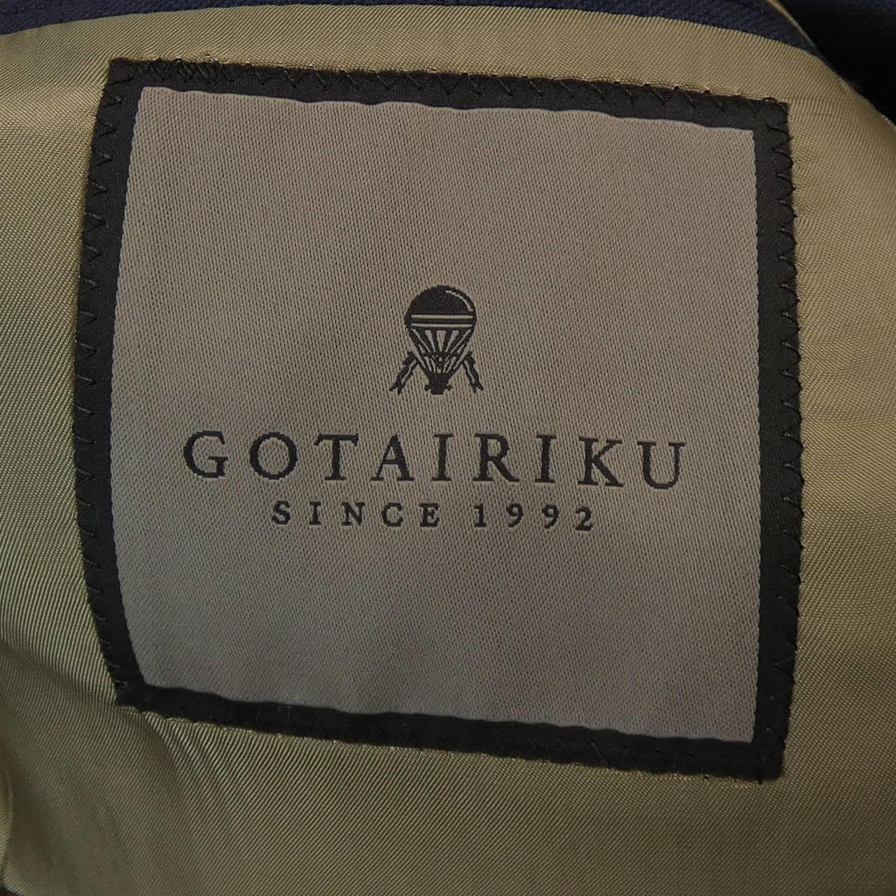 GOTAIRIKU スーツ