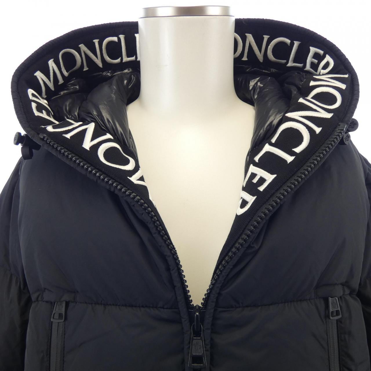 モンクレール MONCLER ダウンジャケット