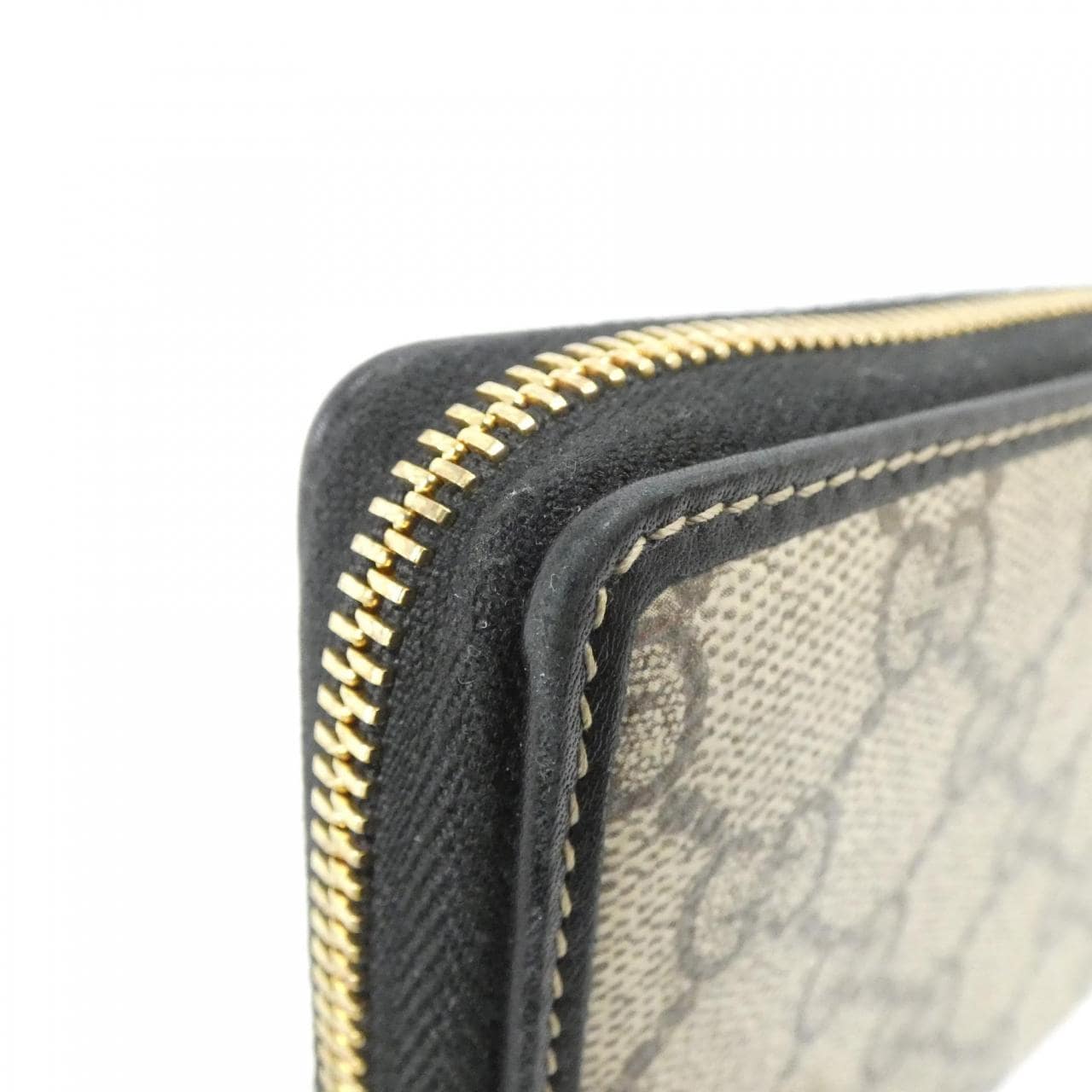 グッチ GG EMBLEM 819122 FAD6L 財布