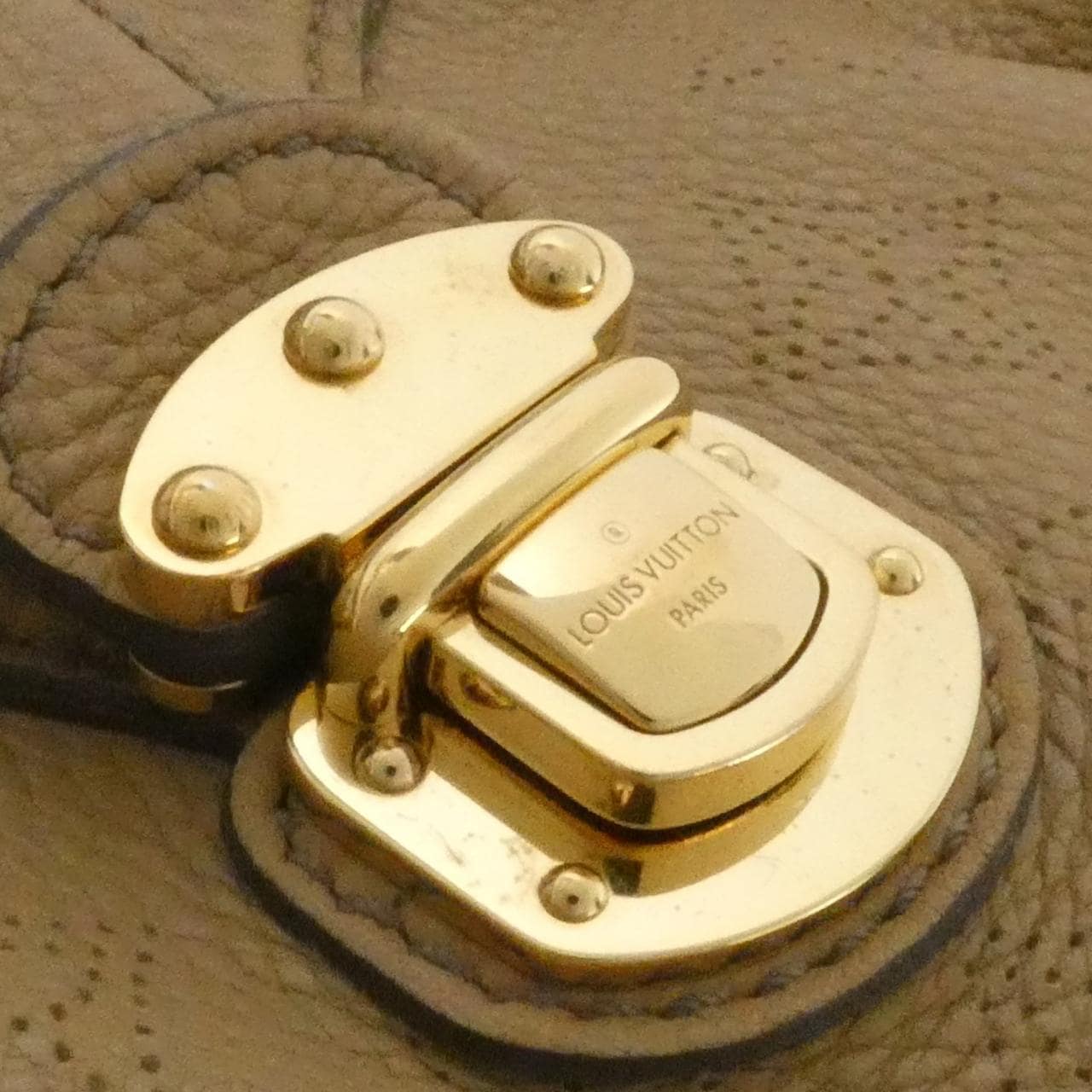 ルイヴィトン マヒナ XS M95973 ショルダーバッグ