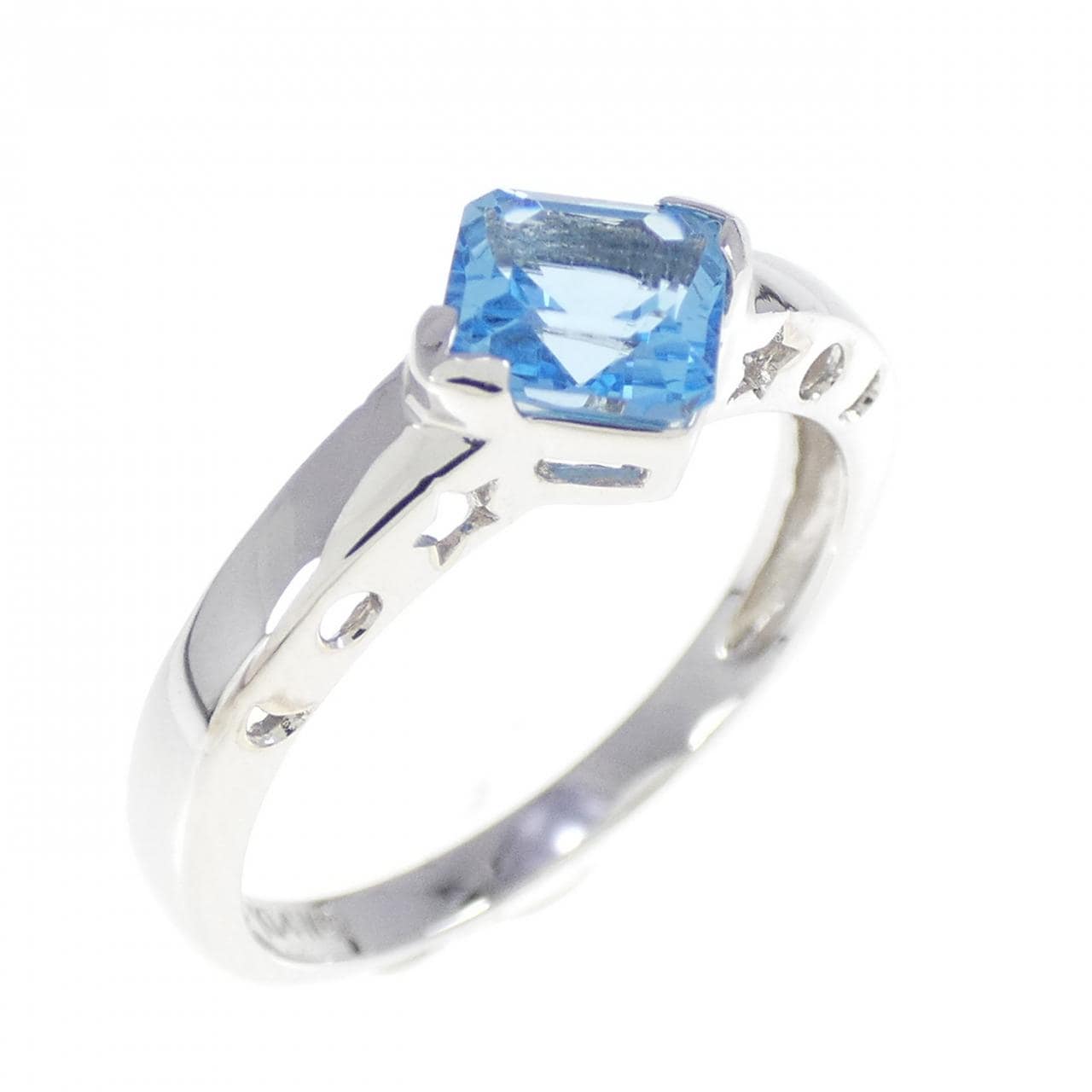 K14WG blue Topaz ring