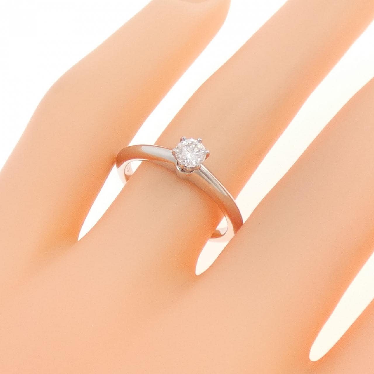 ティファニー クラシックソリティア リング 0.22CT H VVS2 3EXT