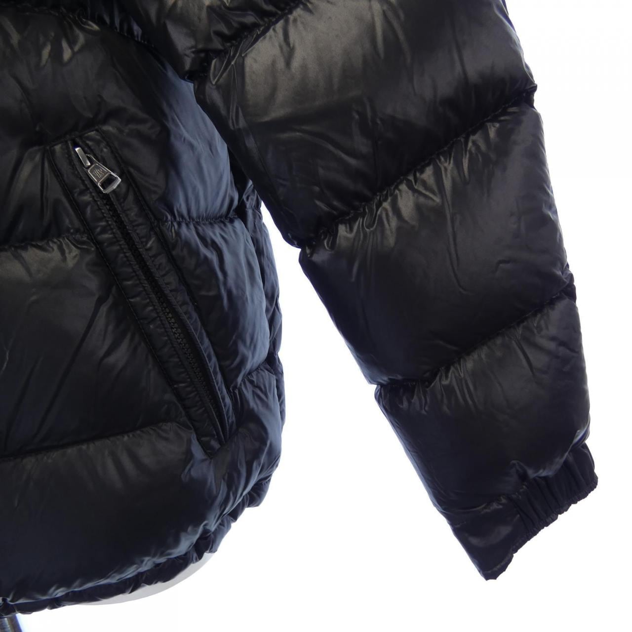 モンクレール MONCLER ダウンジャケット