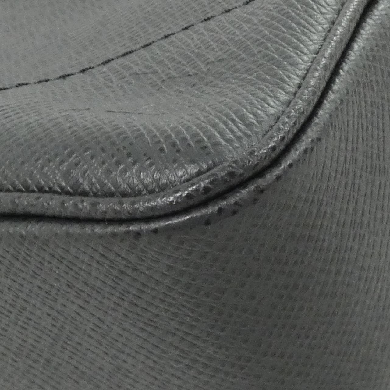 ルイヴィトン タイガ パヴェル M31142 セカンドバッグ