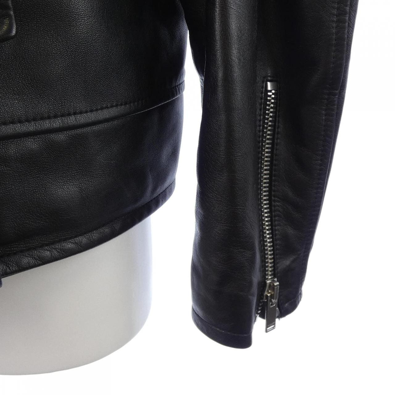 サンローラン SAINT LAURENT L01O　クラシックモーターサイクルジャケット 484284 Y5YA2 レザーライダースジャケット