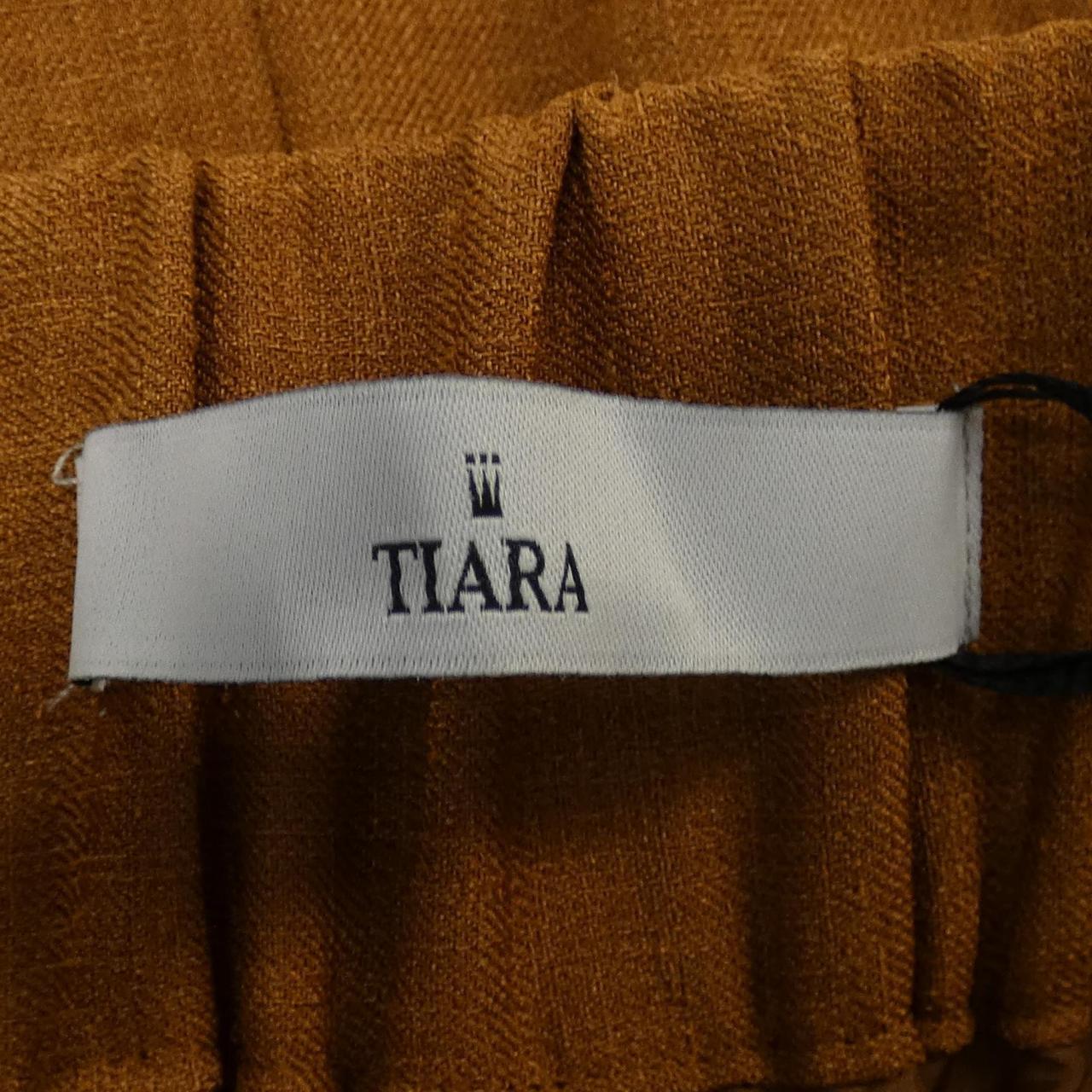 TIARA パンツ