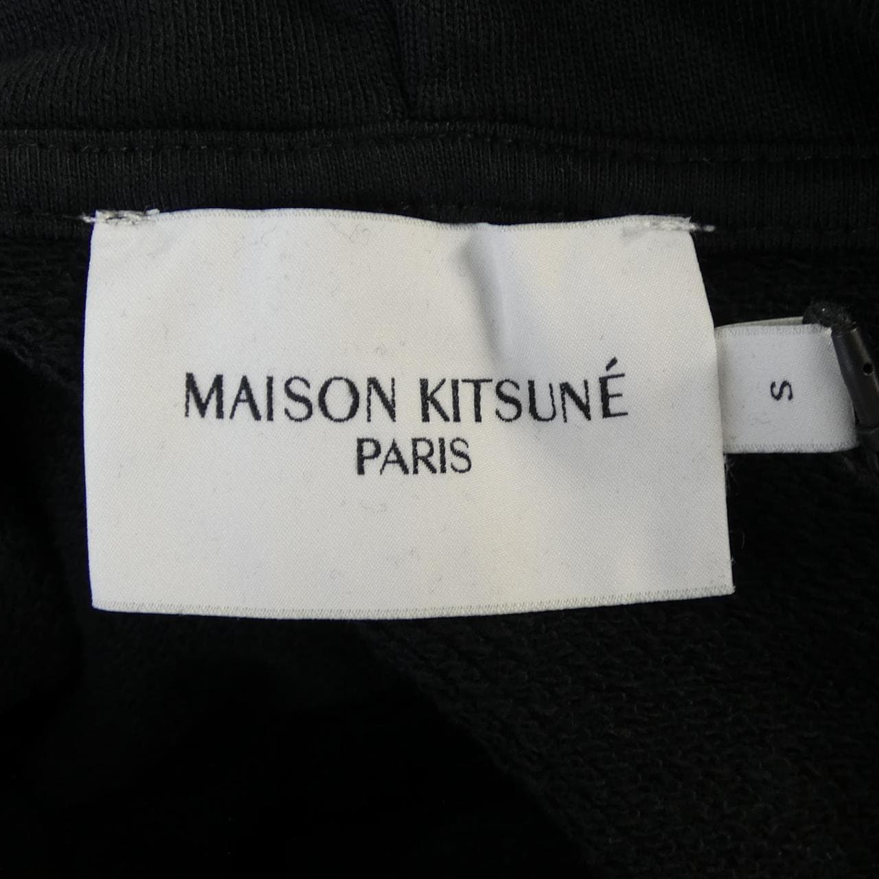 メゾンキツネ MAISON KITSUNE IU00355KM0001 パーカー