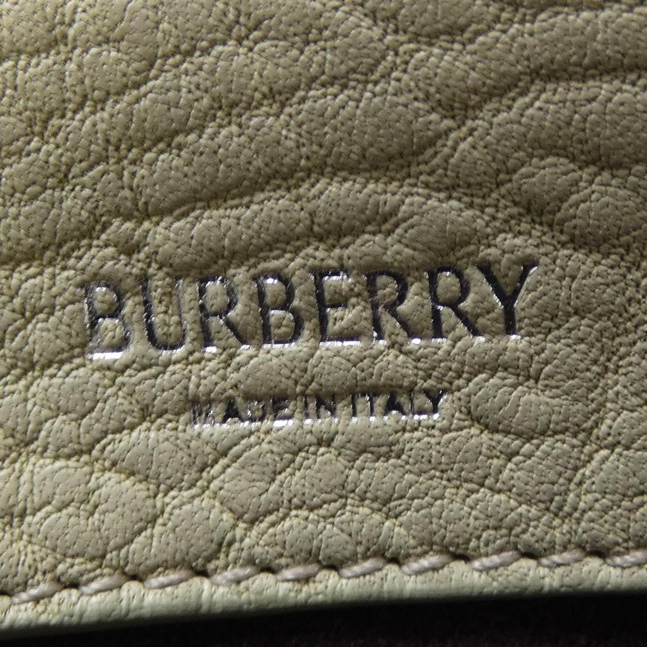 BURBERRY包
