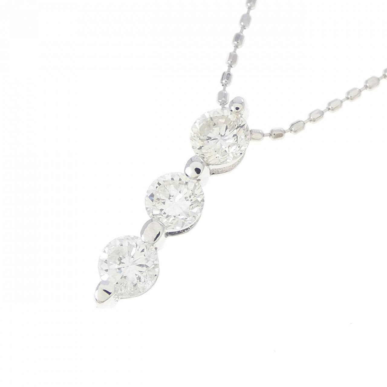 K18WG スリーストーン ダイヤモンド ネックレス 0.51CT