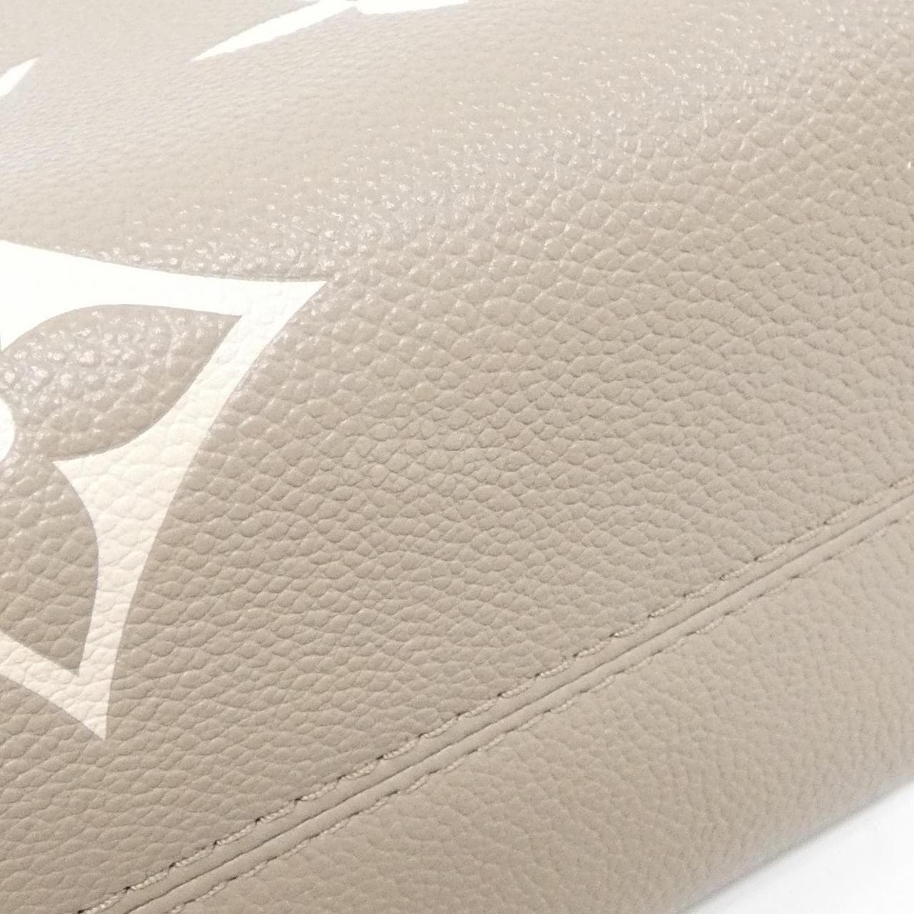 ルイヴィトン バイカラー モノグラム アンプラント オンザゴー PM M45779 バッグ