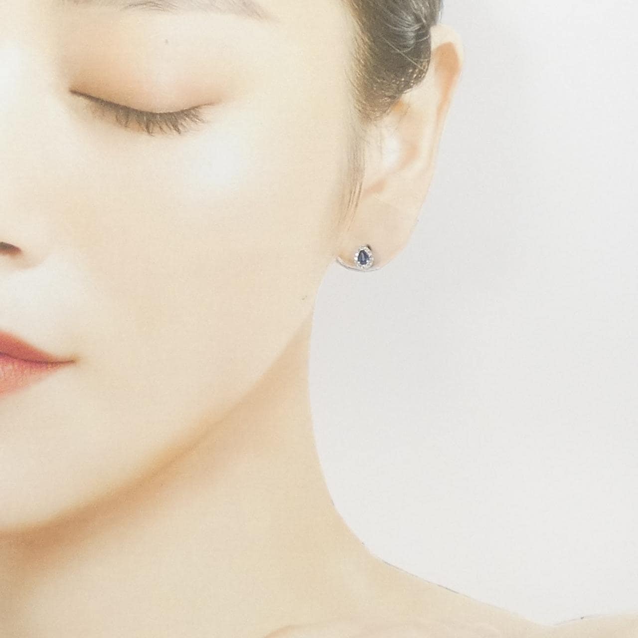 【新品】K18WG サファイヤ ピアス