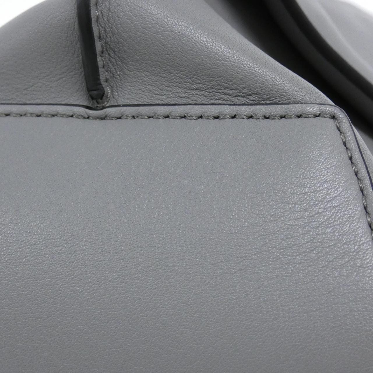 ロエベ アントン スリング B511A09X10 ショルダーバッグ