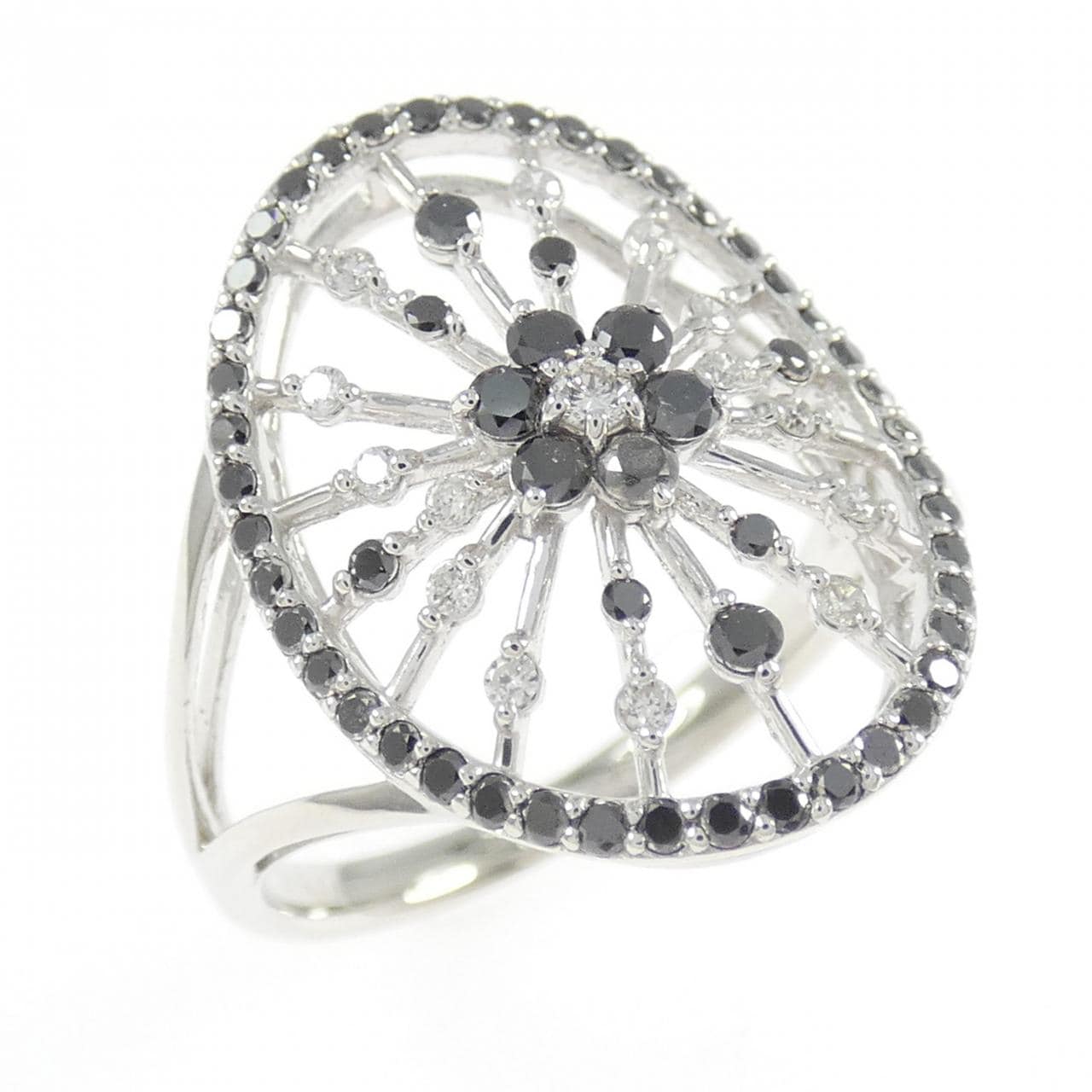 K18WG フラワー ダイヤモンド リング 0.56CT