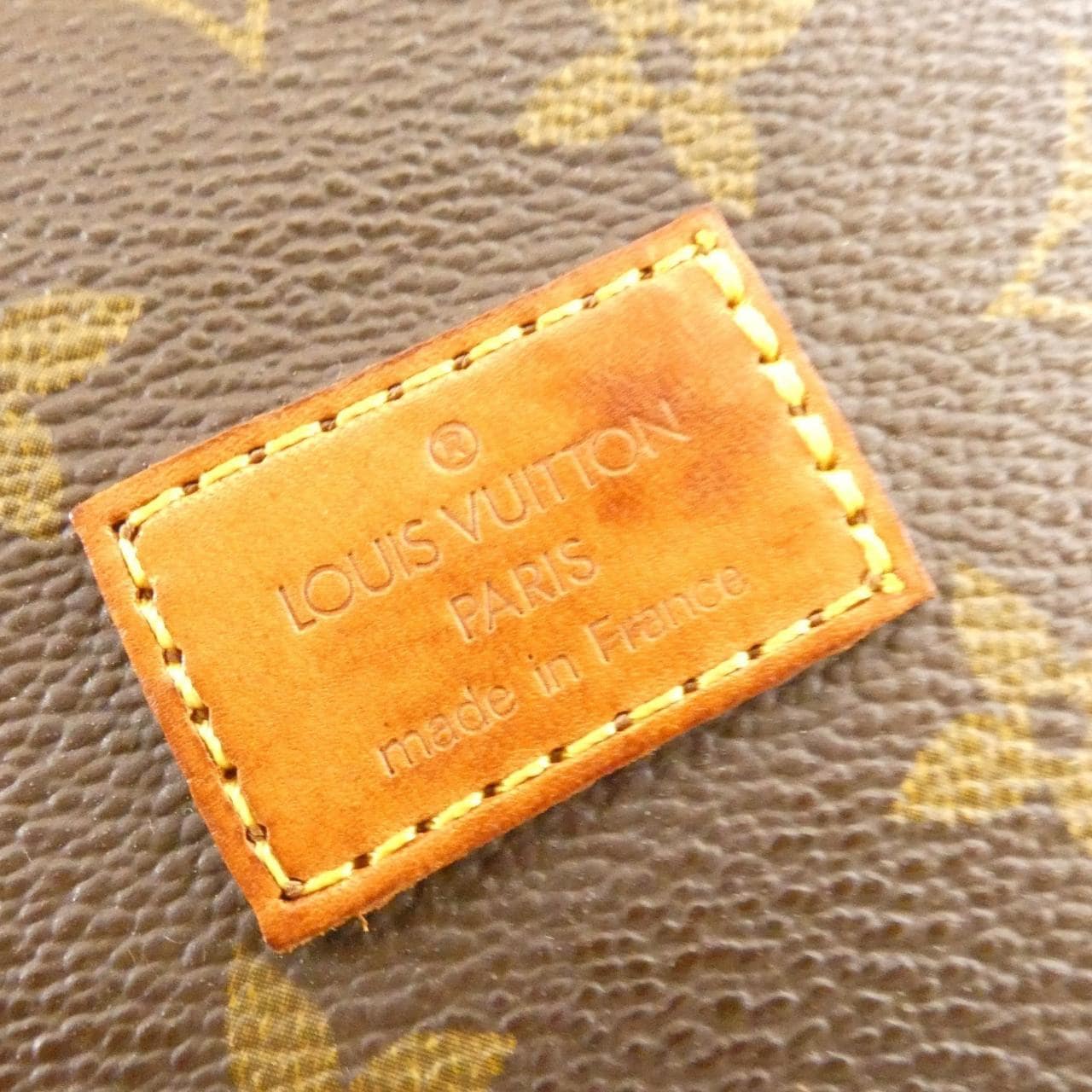 ルイヴィトン モノグラム ソミュール 30cm M42256 ショルダーバッグ