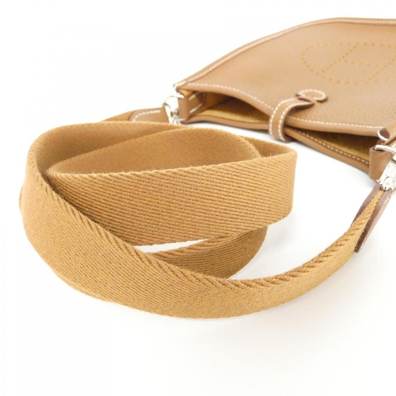 エルメス マキシキャドリーユ エヴリン アマゾン 16cm 069426CK ショルダーバッグ