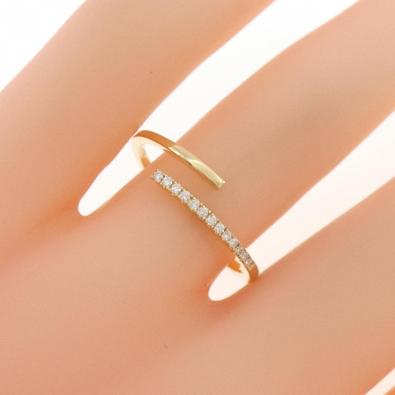 アーカー ティナレイ リング 0.05CT