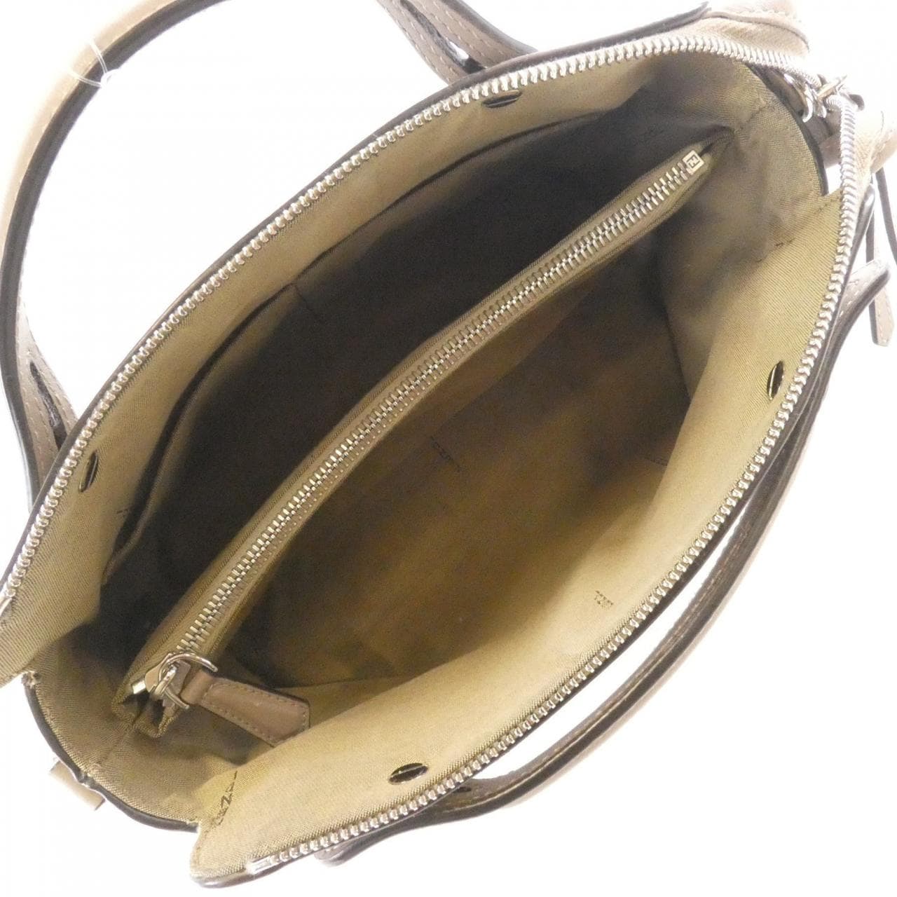 フェンディ バイ ザ ウェイ ミディアム 8BL146 1D5 バッグ