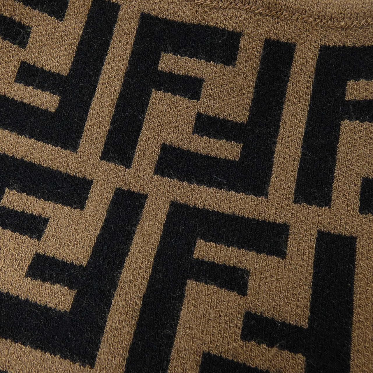 フェンディ FENDI トップス