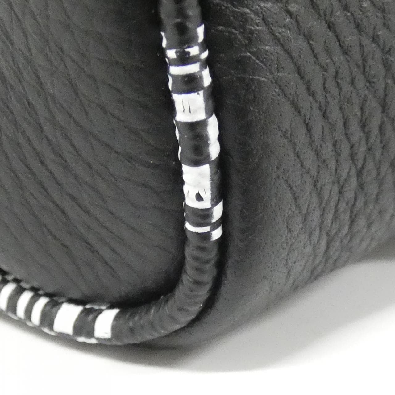 ルイヴィトン ダミエ ディストーテッド シティ キーポル XS M80202 ショルダーバッグ