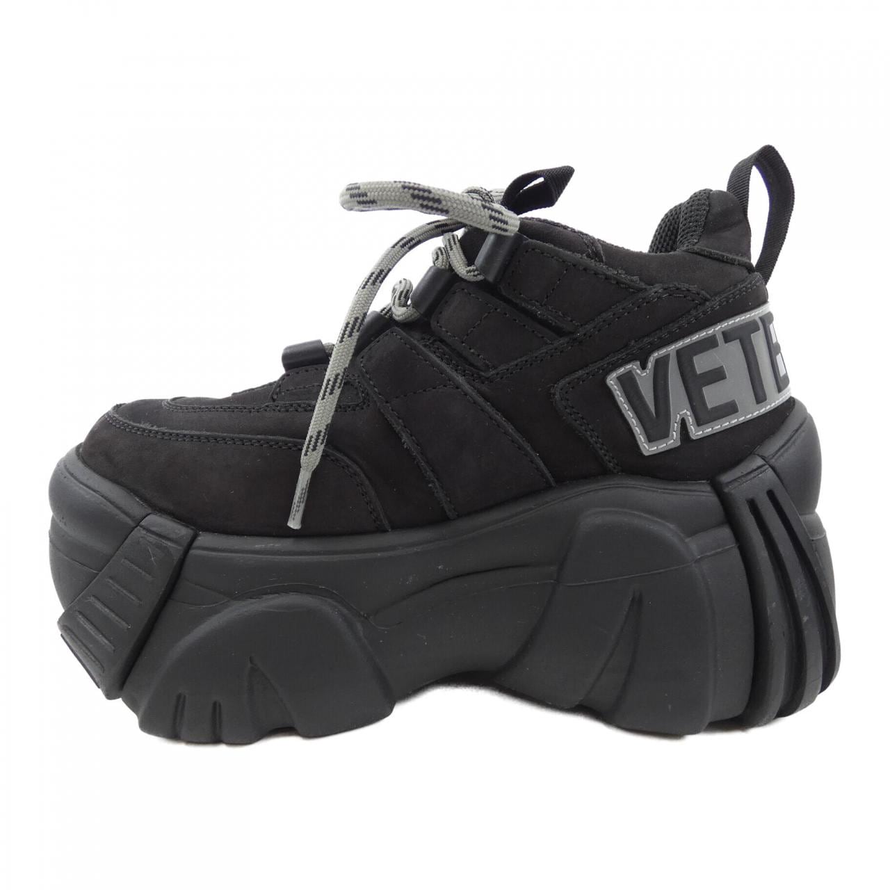 VETEMENTS sneakers